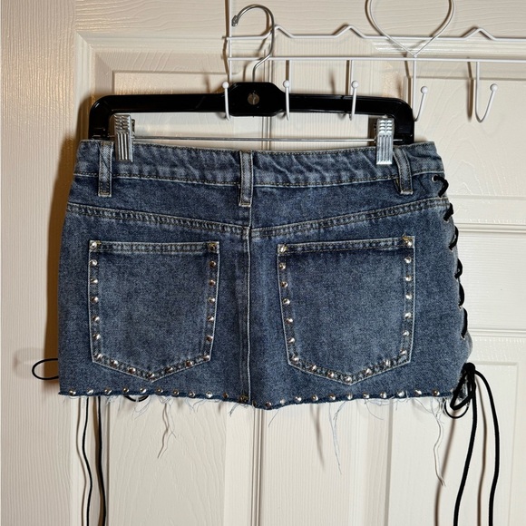 Edikted feminine denim short skirt with ties on side - Picture 6 of 10